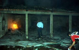 Türkmenli’de iki depo yandı
