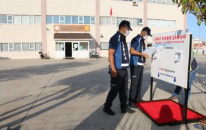 Bayramiç Belediyesi’nden okullara dezenfektan ünitesi