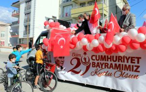 Bayramiç Belediyesi bayram coşkusunu sokaklara taşıdı